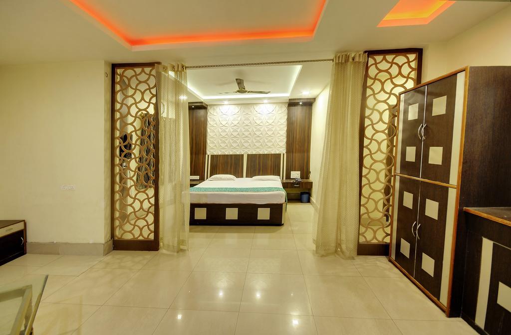 Hotel Anurag Rourkela Buitenkant foto
