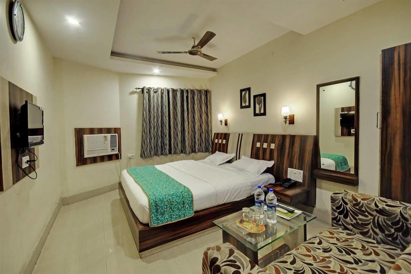 Hotel Anurag Rourkela Buitenkant foto