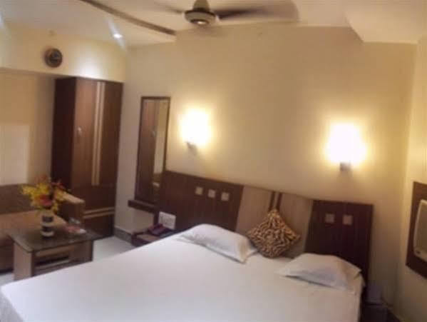 Hotel Anurag Rourkela Buitenkant foto